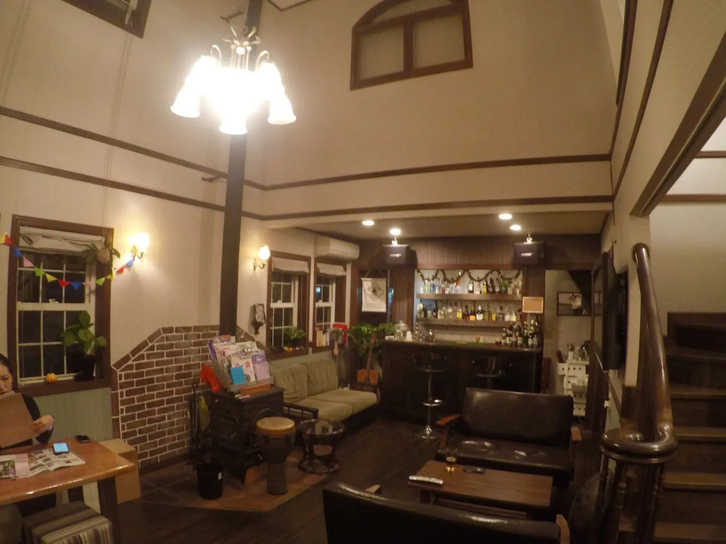 IZA Kamakura Guest House and Bar
