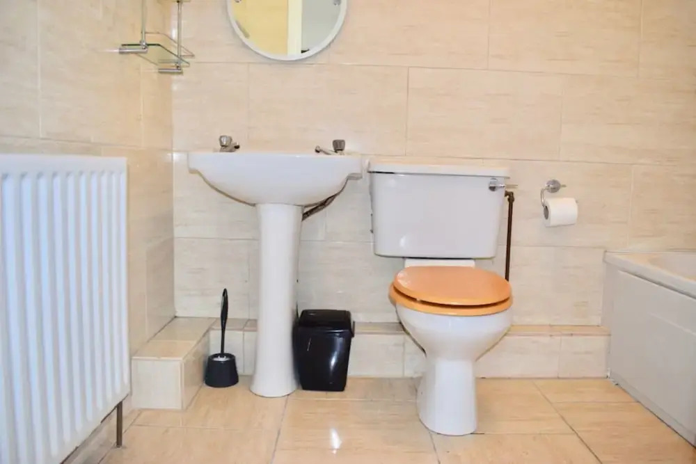 2 Bedroom Home With Parking In Ballsbridge