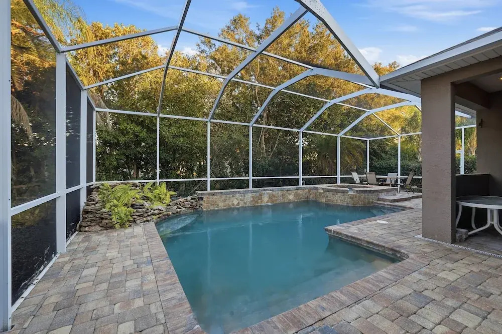 Charming 3br Oasis Comfort, Pool & Sunshine 3 Bedroom Home