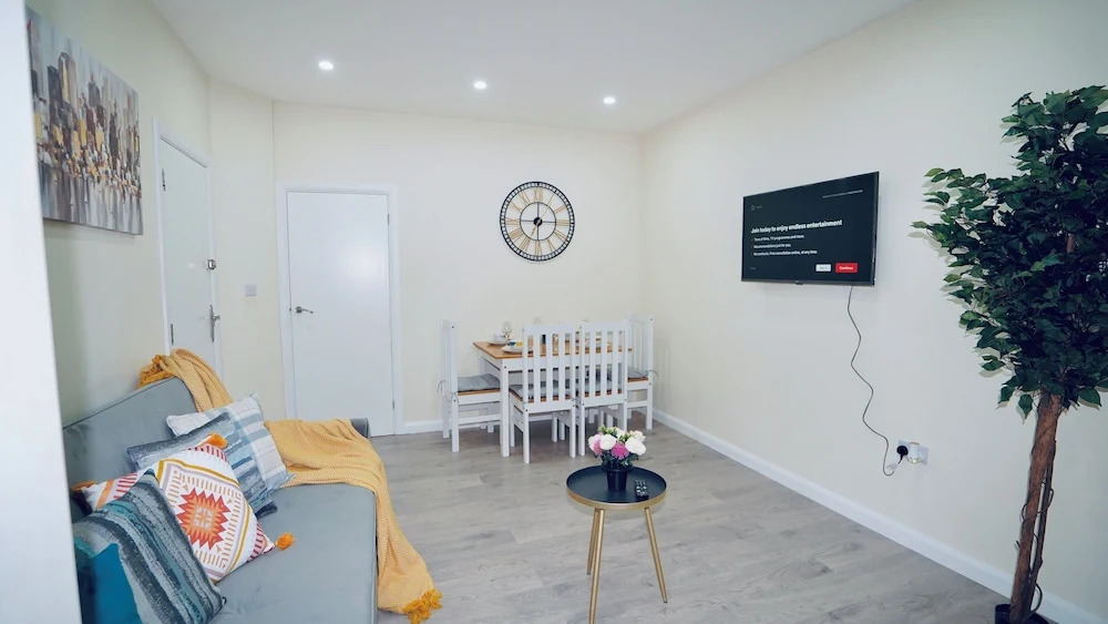 F3 Cranbrook Stunning Apt Free Parking
