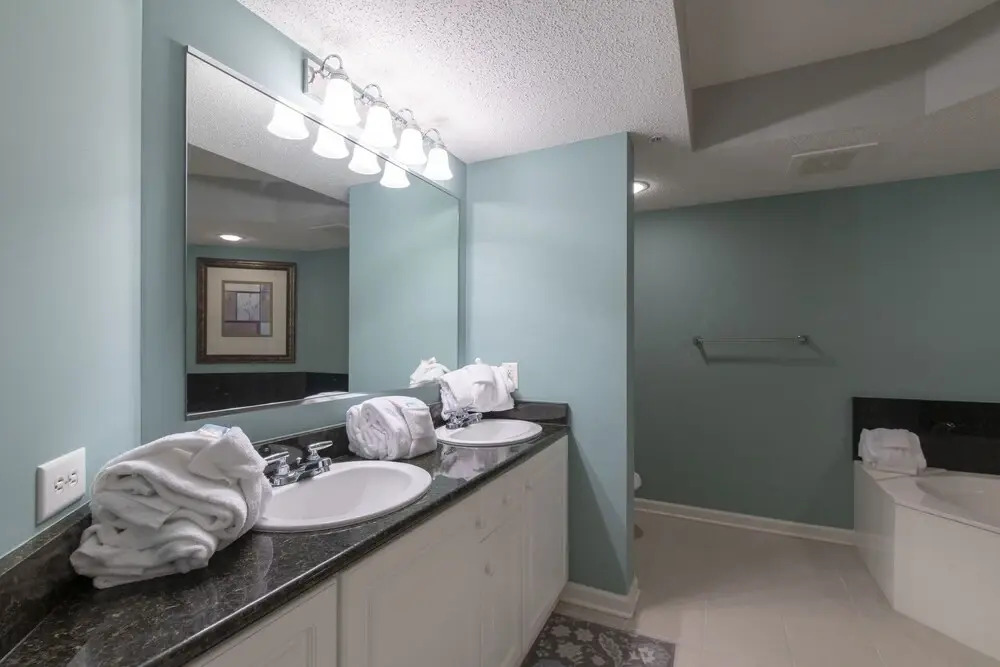 Yacht Clubs #1-801C - 1 Br Condo