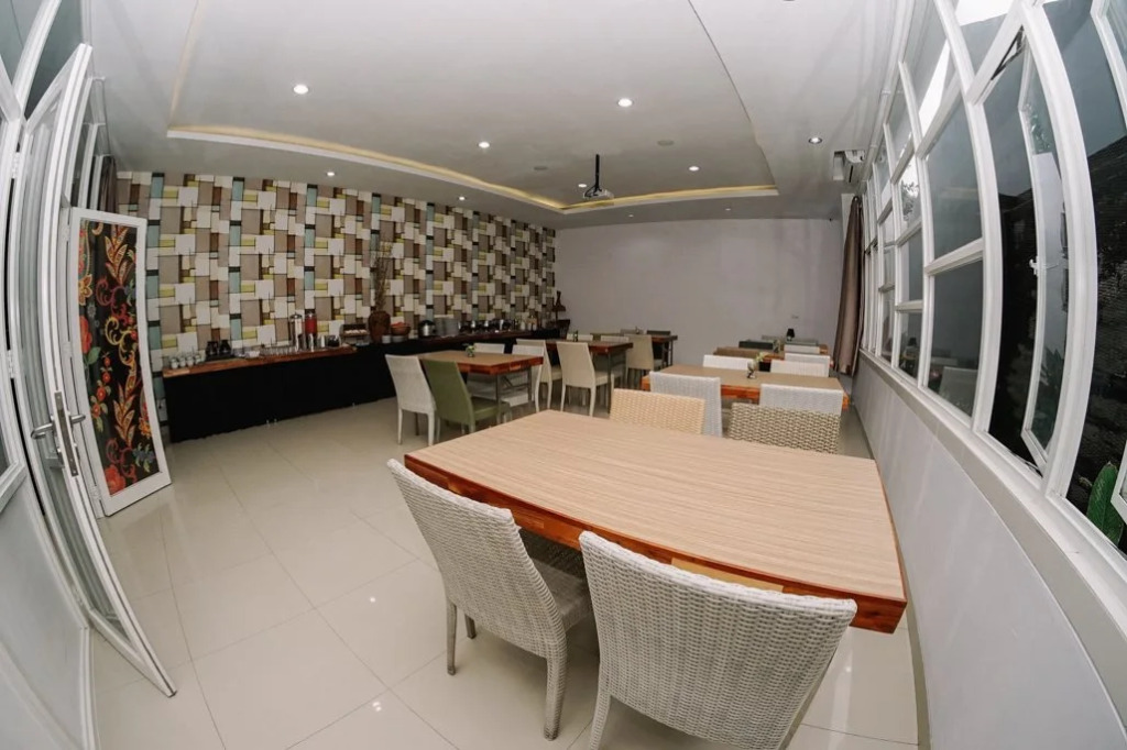 Summer Quest Hotel