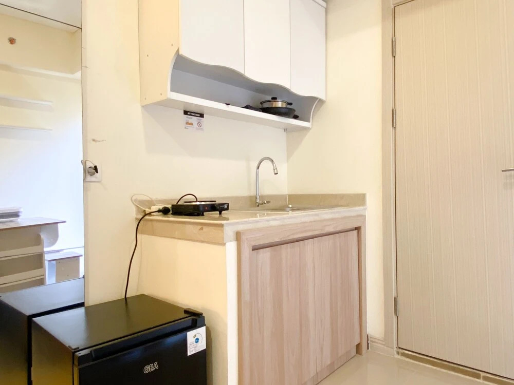 Simply Look Studio At Meikarta By Apartment Travelio