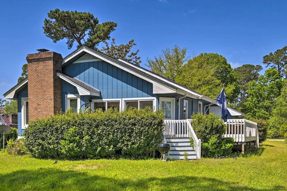 2 Mi to Beach: Myrtle Beach Golf Course Escape!