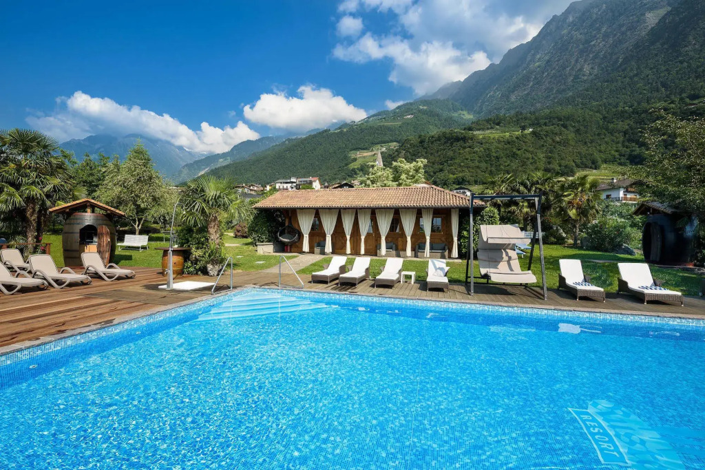 Ruster Resort
