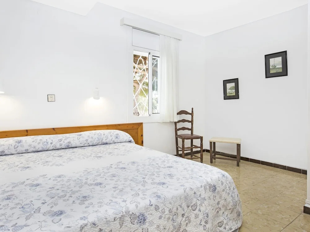 Apartment with Balcony near S'agaro with Shared Pool & Grass Garden