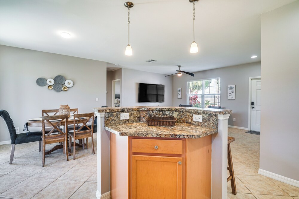 Screened Porch & Fire Pit: Quiet Cape Coral Home