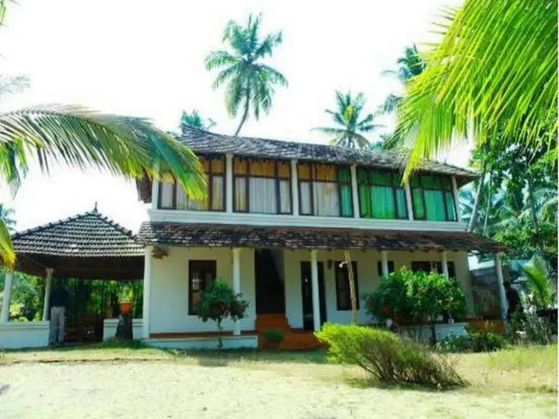 Pozhiyoram Beach Resort