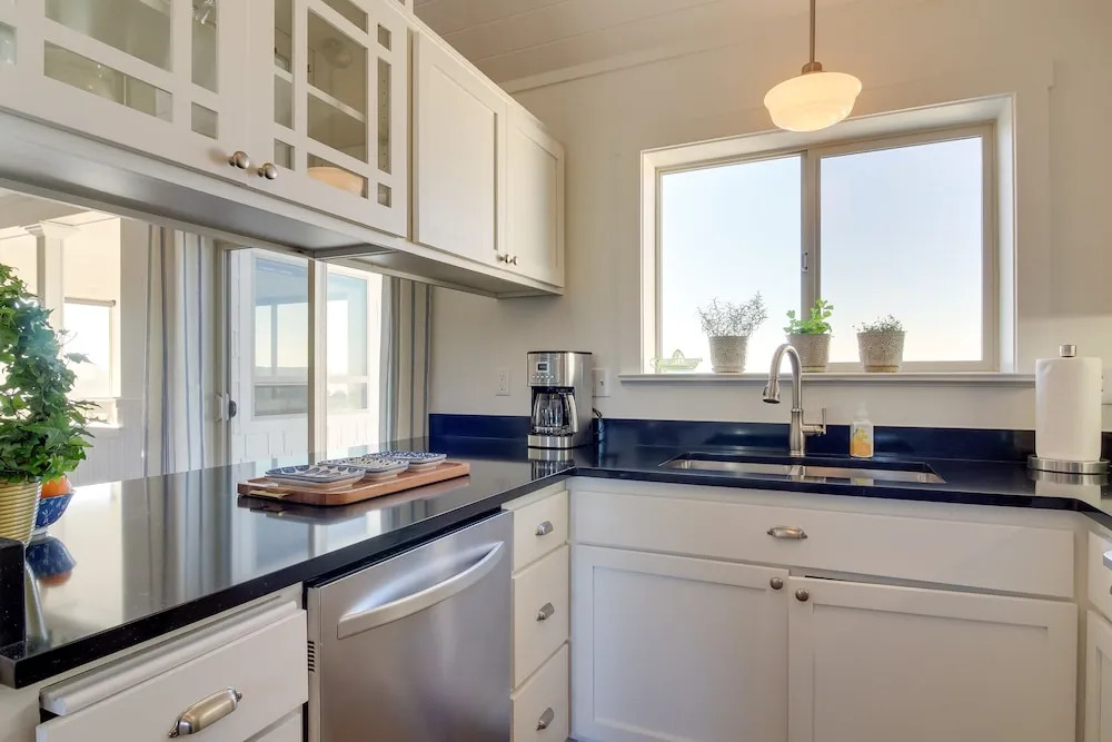 Scenic Bandon Vacation Rental w/ Beach Access!