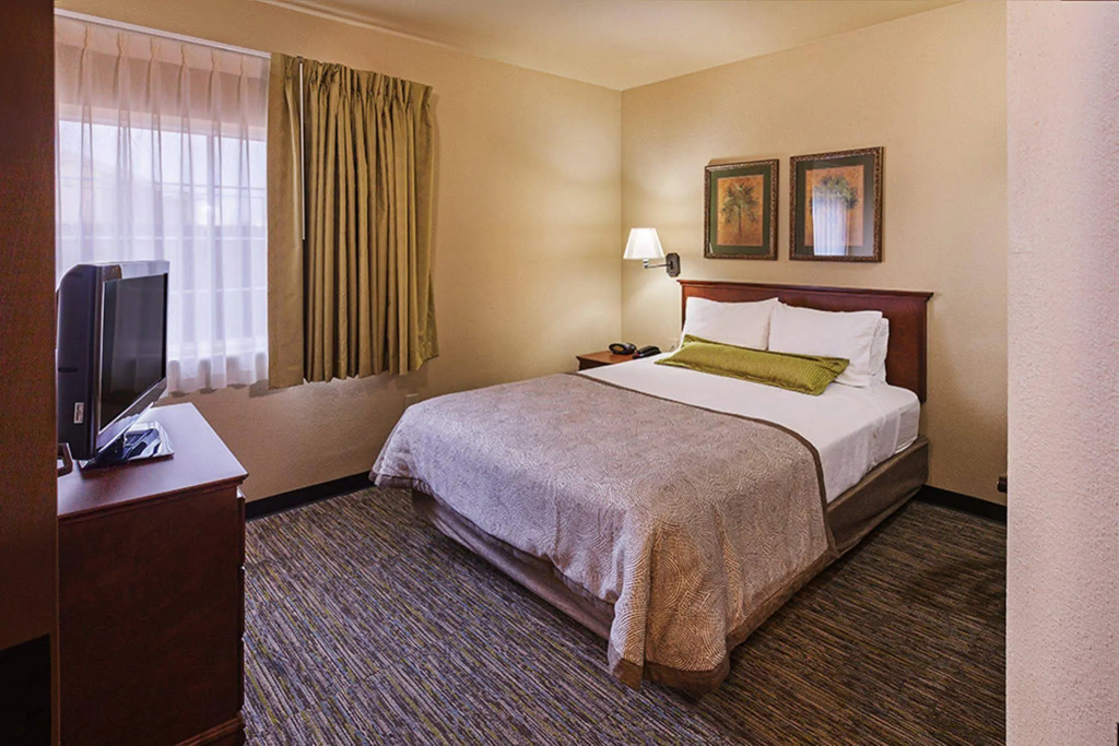 Candlewood Suites Tulsa
