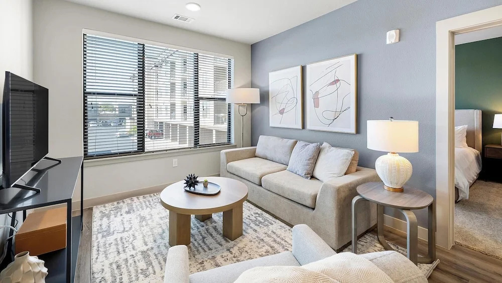 Landing Furnished Apartments - Red Oak