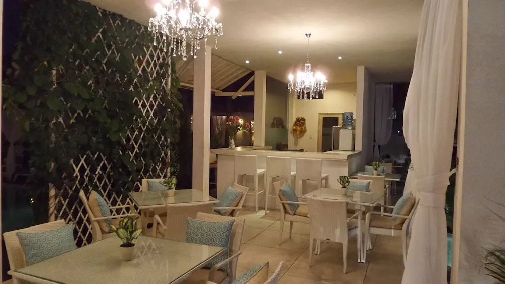 La Cabana Hotel and Villas