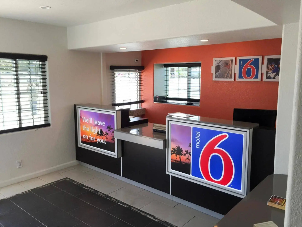 Motel 6-Delano, CA