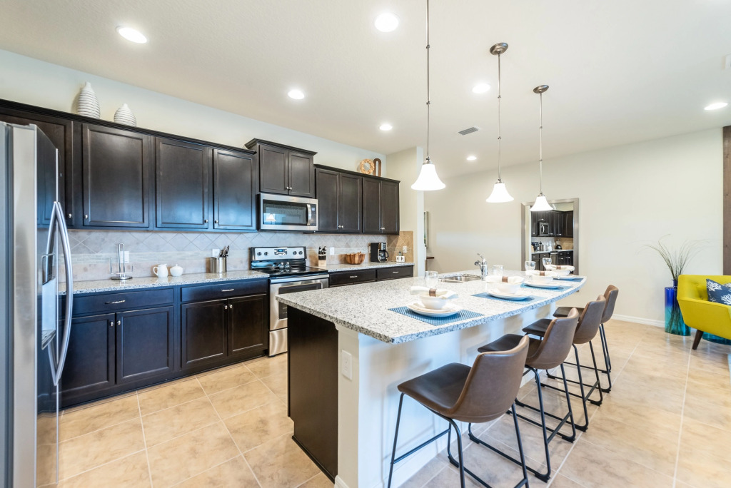 WW8899GC - 4 beds new pool home - Gated resort
