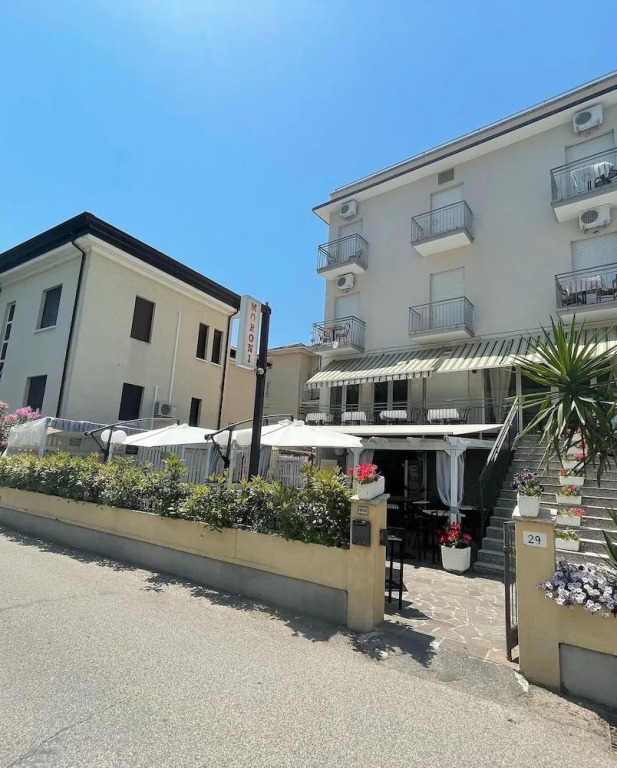 Hotel moroni