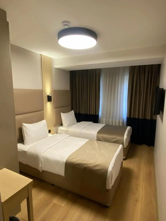 Otel Yeni̇ Kapi