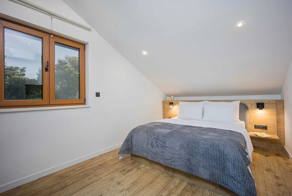 Oleander Urban Suites, high-speed internet, beach at 250, PET friendly