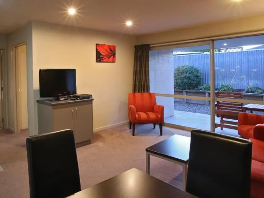 388 Tay Motel