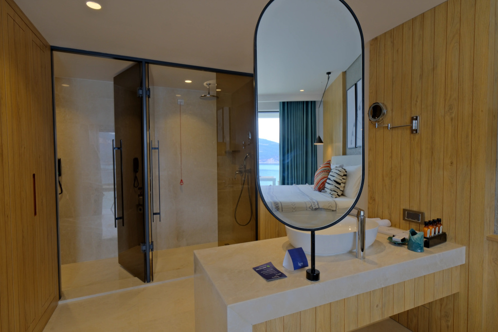 Lures Hotel