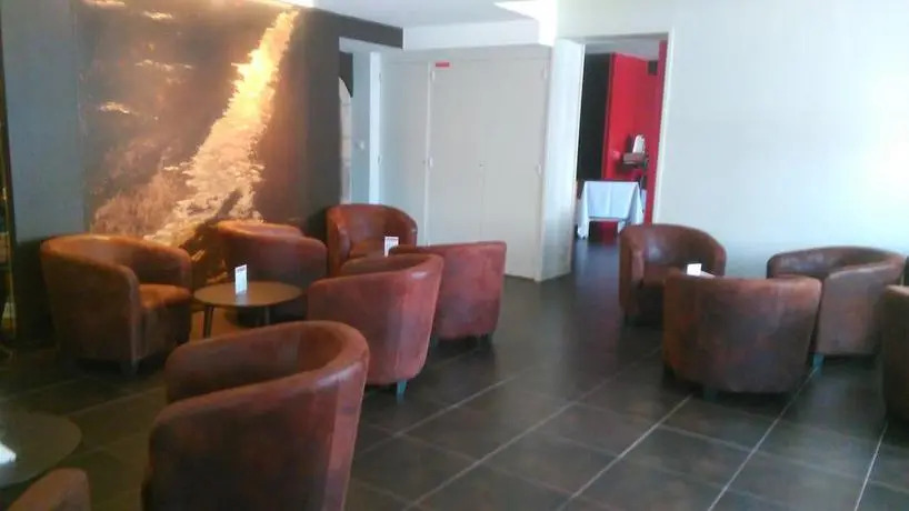 Demeures & Châteaux Auberge de la Tour - Hôtel & Restaurants - Marcolès Auvergne
