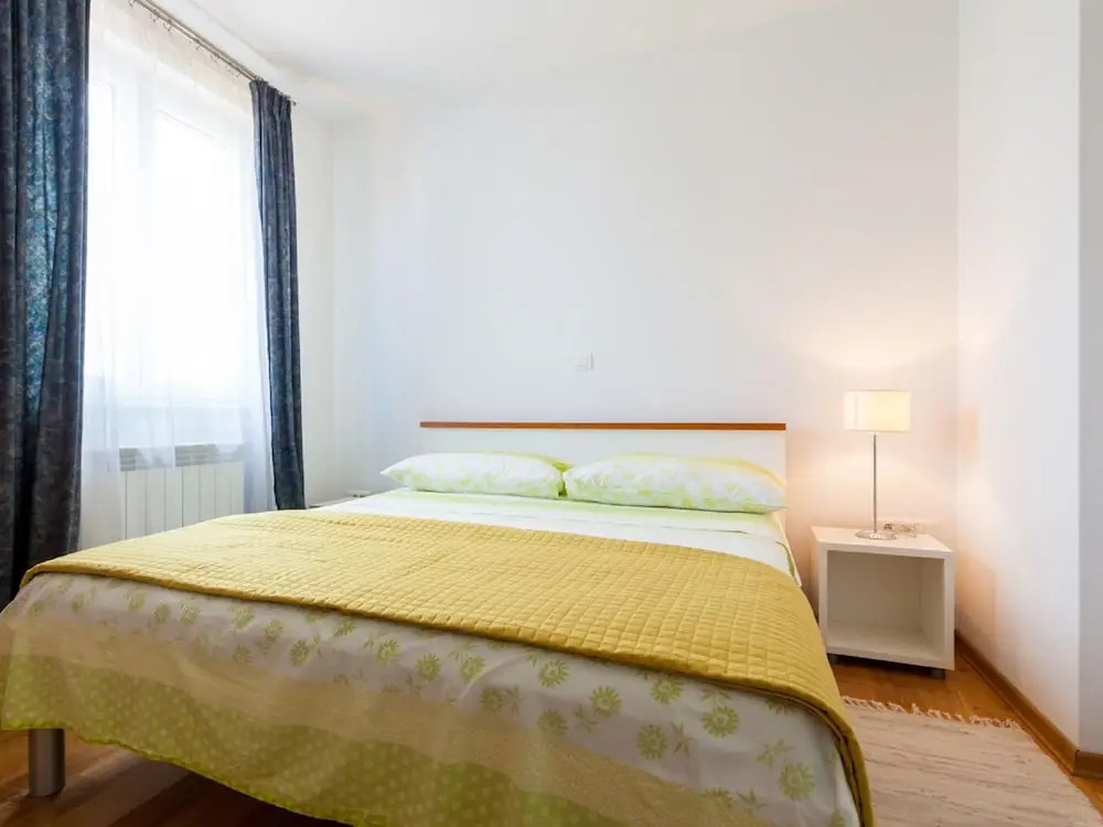 Spacious Apartment in Vantacici near Sea