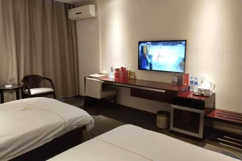 95 Hotel Chain