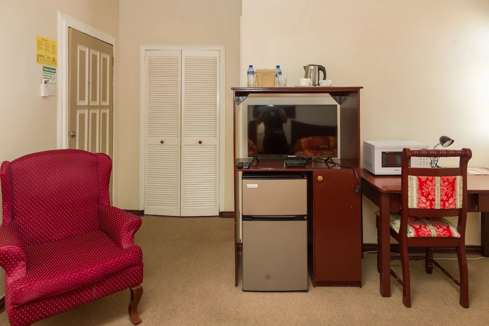 Regency Suites Hotel
