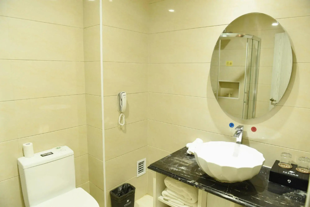 Xinhe Business Hotel