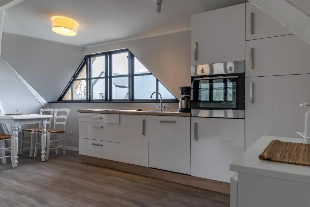 Ferienhaus Büdnerstube FeWo 4 Gartennutzung, ruhige Lage, Sauna- und Schwimmbadnutzung im Nachbarort Sellin