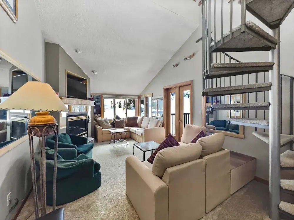 Pet Friendly Ski-In Ski-Out Right By The Lift and Golf Course - FP310 by Redawning