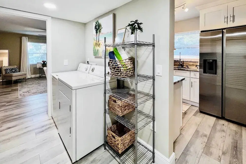 Cozy Sarasota Retreat - 3 Blocks to the Coast!
