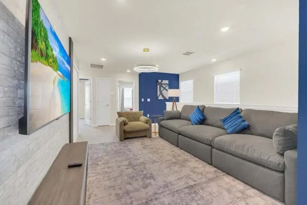 The Cutest Tonwhome & Private Splash Pool! 5 Bedroom Townhouse