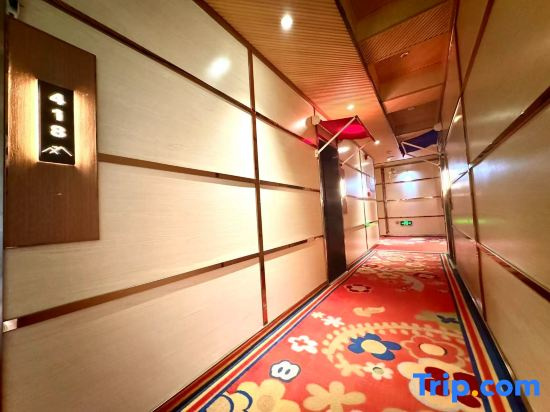Buttonwood Fashion Hotel