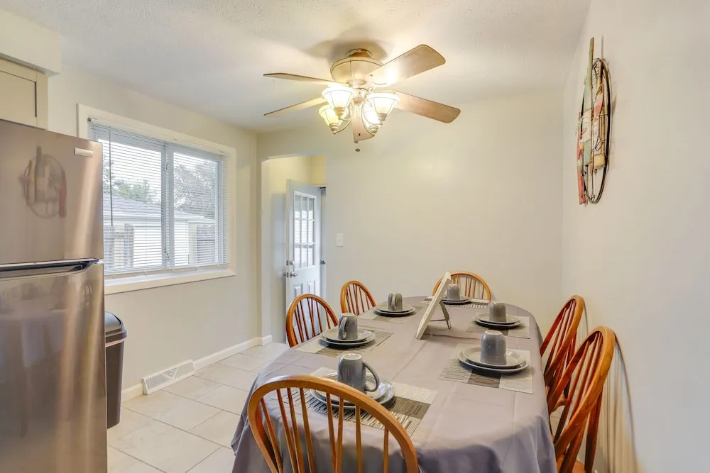 Pet-friendly Lorain Retreat w/ Fenced Yard