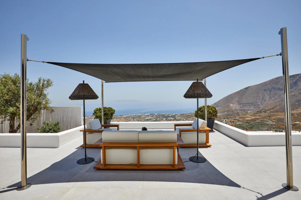 Kamini White I Villa