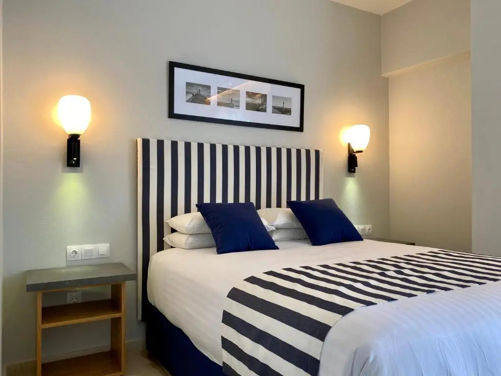 IONIAN SUITES by Bruskos
