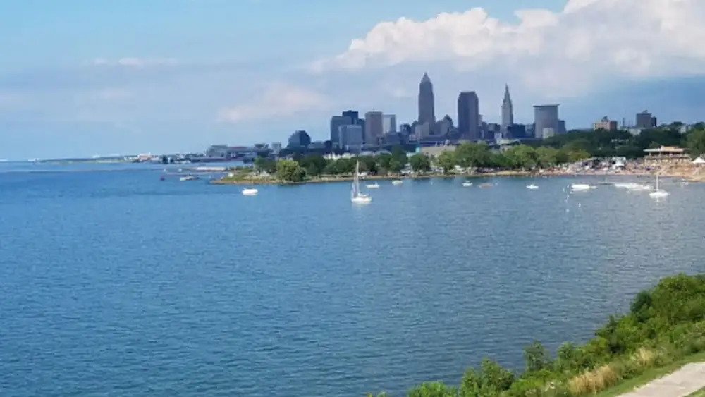 JARVIS West Blvd 3BD Suites by Edgewater Park & Downtown