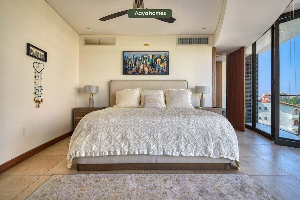 Luxury 2BR Condo in Marina - Pool - Zen Rooftop