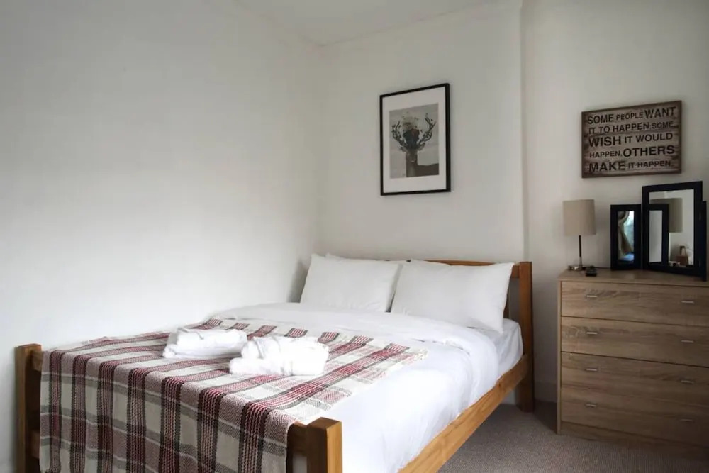 Central 2 Bedroom Flat In Edinburgh