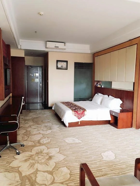 Spring Bay Hotel