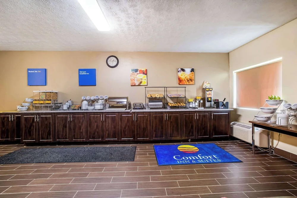 Baymont Inn & Suites Fairborn