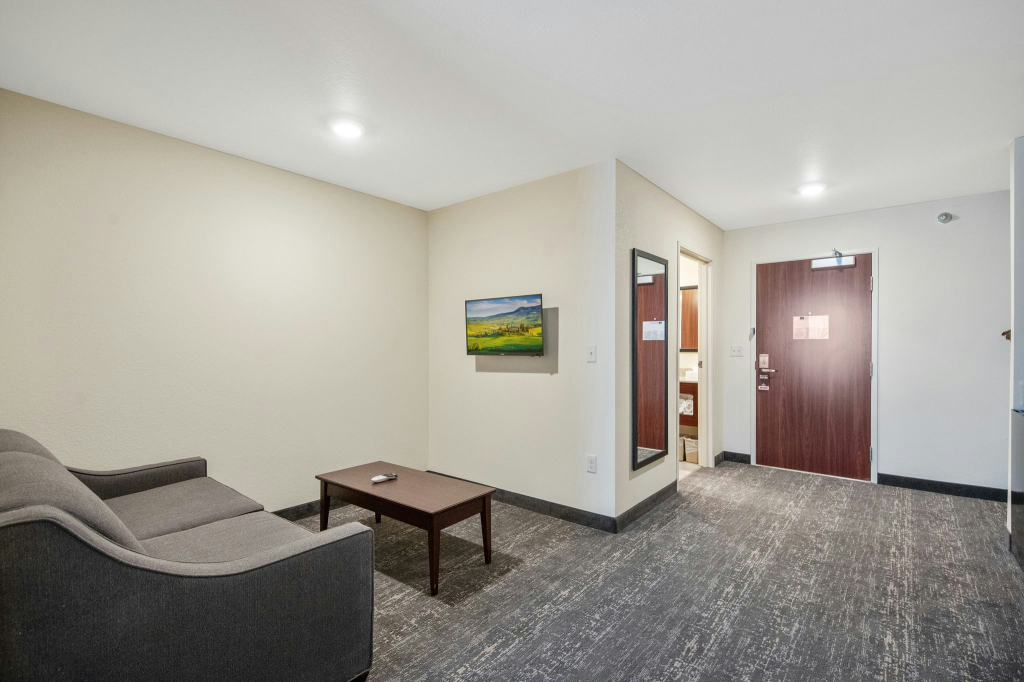 Cobblestone Hotel & Suites - Austin