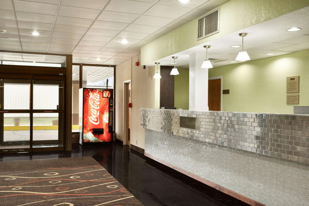 Travelodge by Wyndham Sturgis