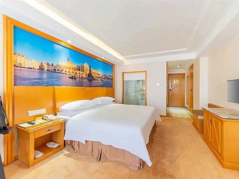 Vienna Hotel Shenzhen Shiyan Bus Station