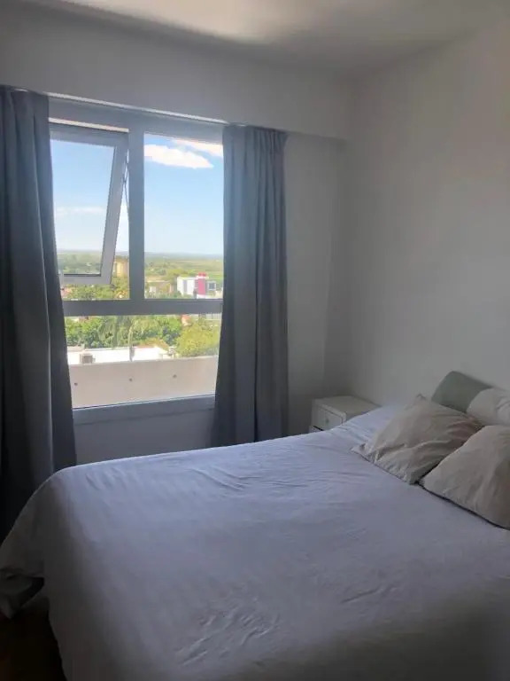 Departamento en Santa Fe, Capital. Con cochera y pileta