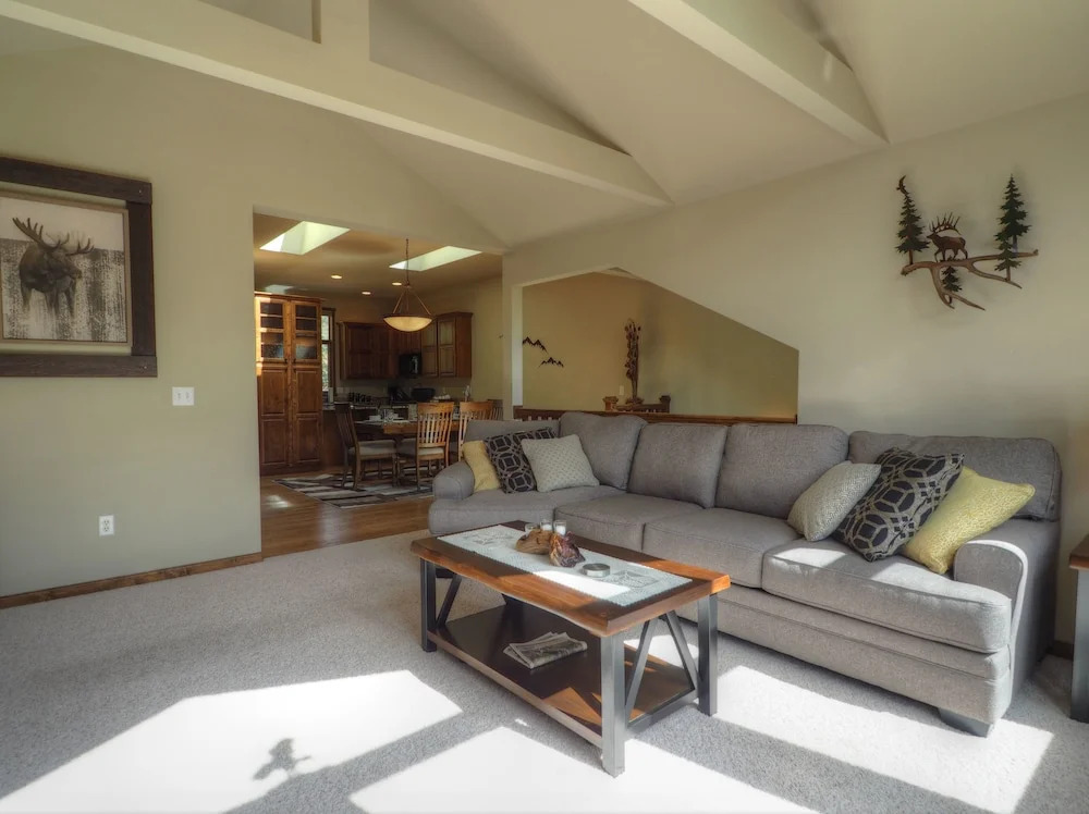 Eagle Pointe - 3 Br Townhouse