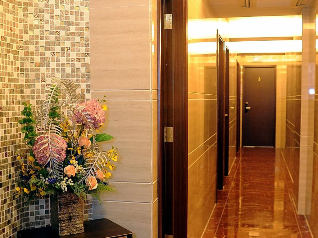 Yee King Hotel