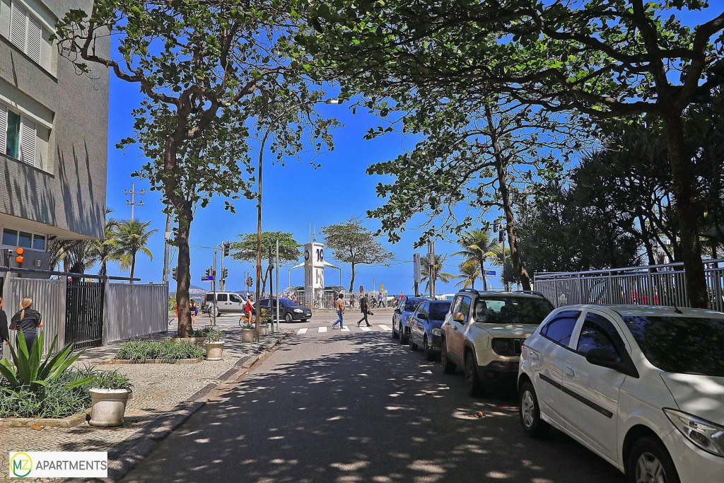Studio moderno e silencioso na quadra da praia em Ipanema!