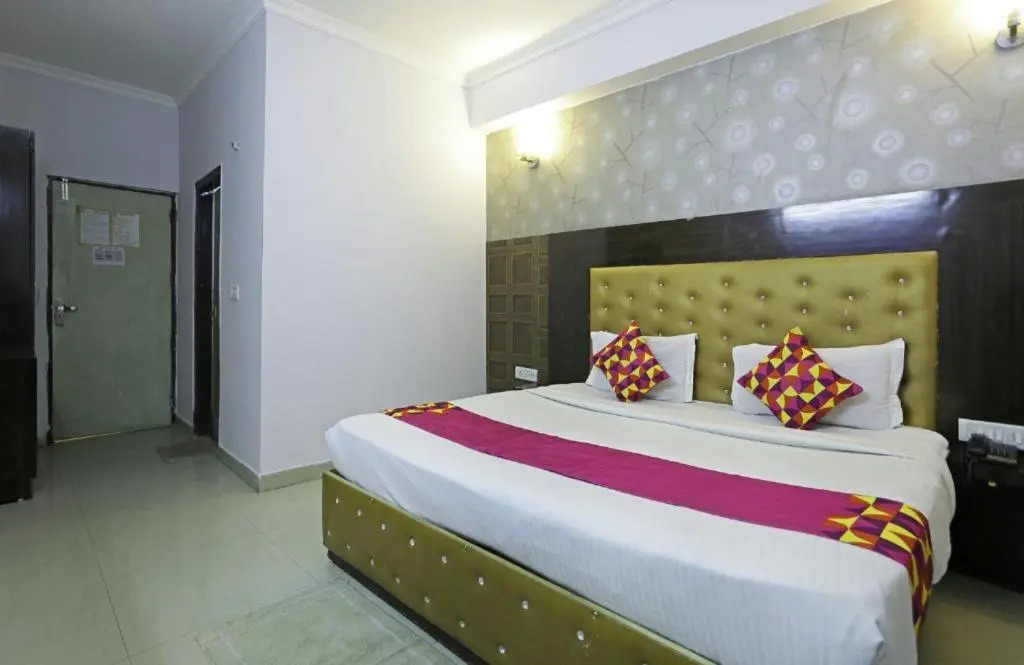 Transit Stay Near IGI Airport