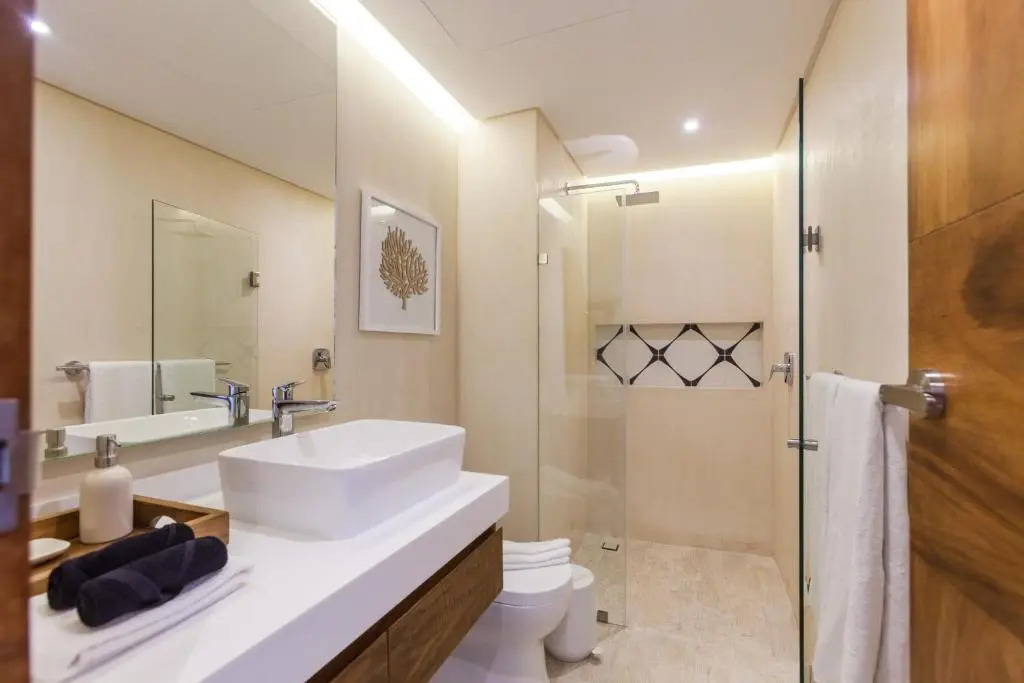 LAGUNAS CENTRAL PARK High tech studio with backyard / Pool & Gym at condo! 2 pax